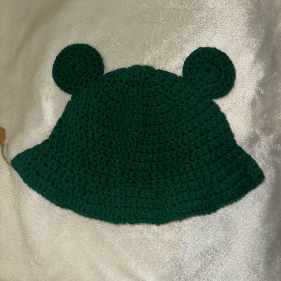Handmade crochet froggy bucket hat - sad - Picture 2 of 3